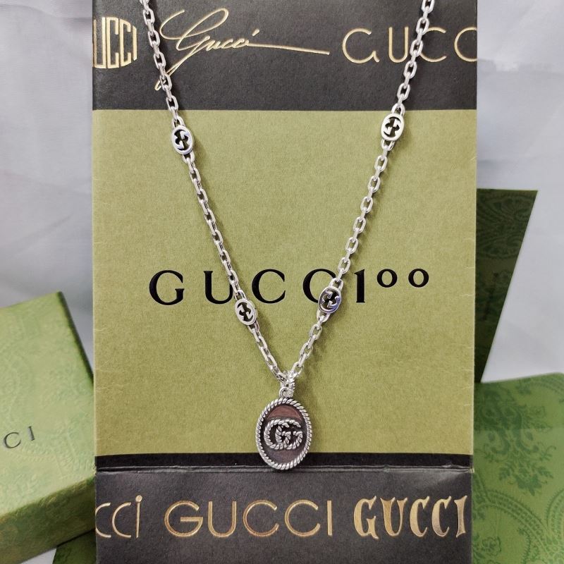 G*u*i necklaces